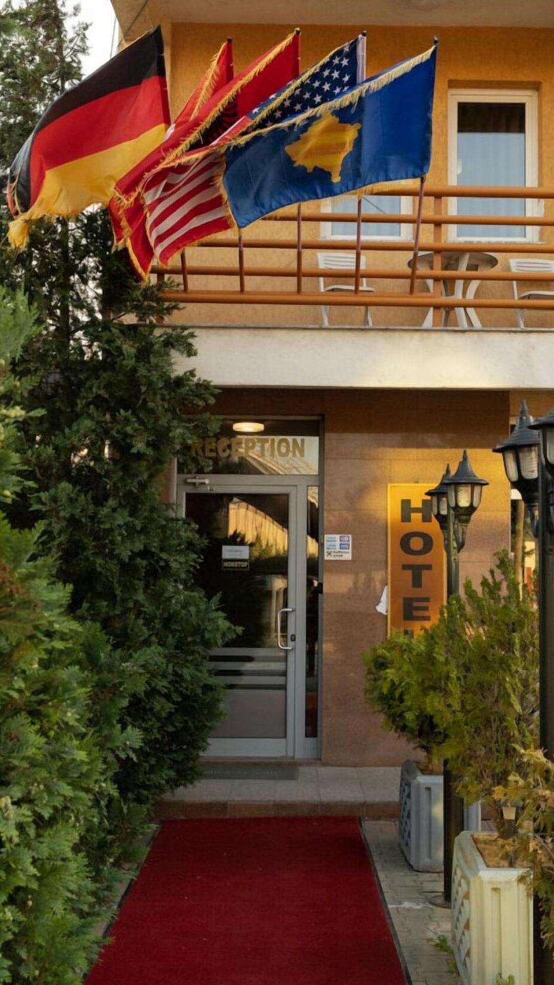 Hotel Igmas Pristina Exterior foto